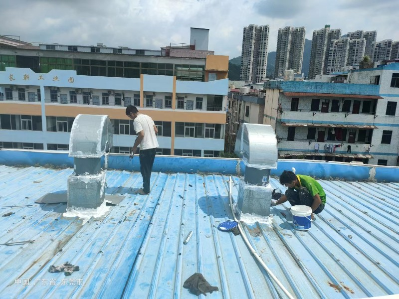 新罗钢结构屋面涂料维修方法